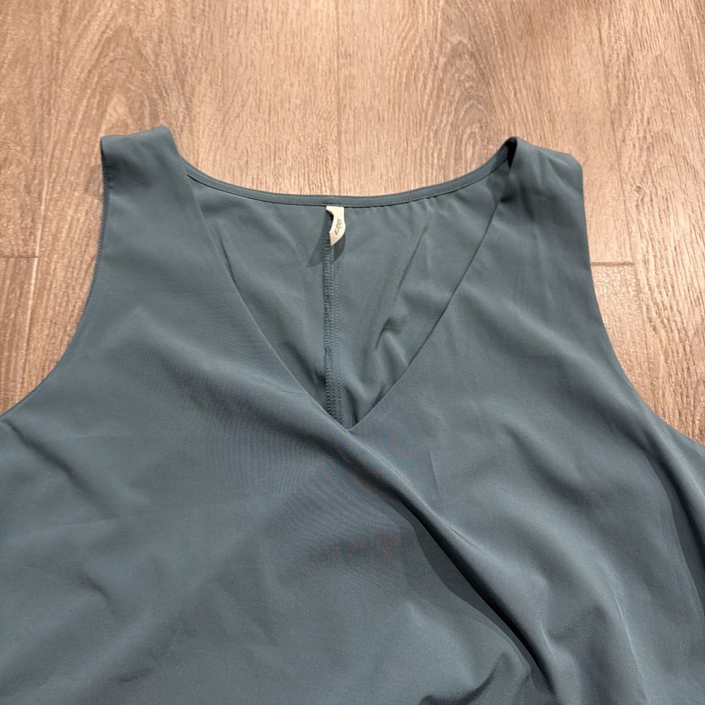 Halara Breezeful™ V Neck Crossover Top High Low Quick Dry In‎ Stone Blue Medium - Picture 2 of 12